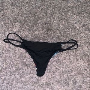 Reversible thong bikini bottom